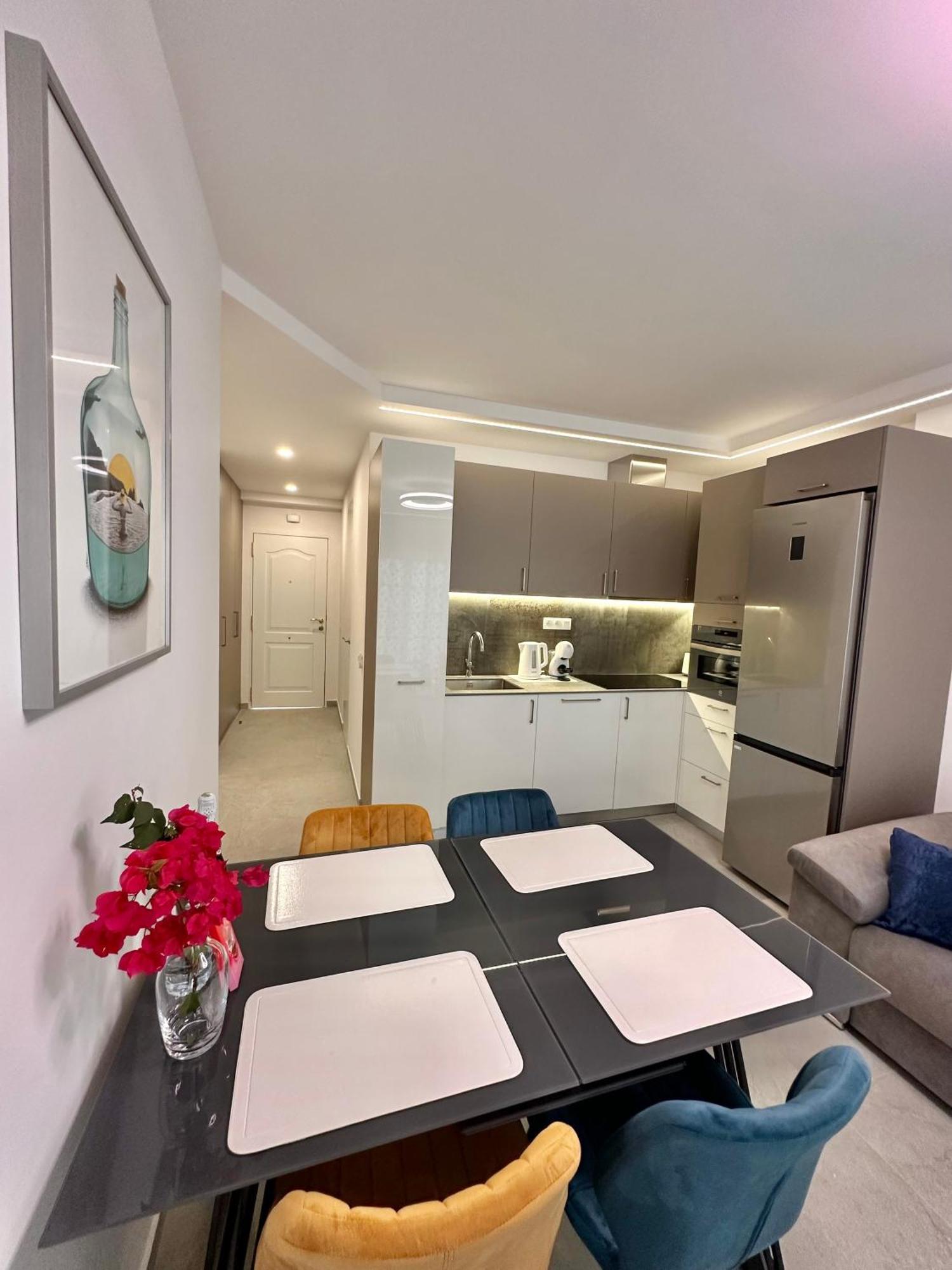 Sunset Apartment 2 & Heated Pool Los Cristianos  Exterior foto